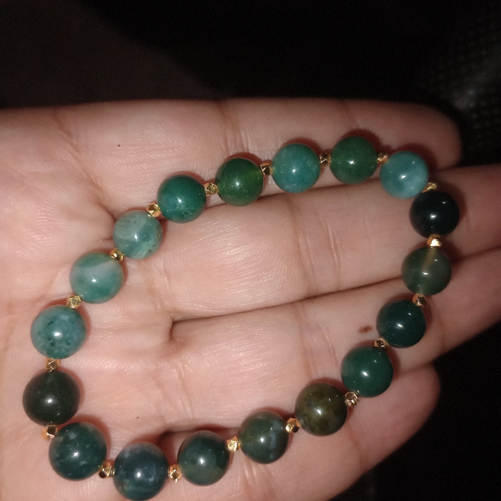 Jade and gold beaded bracelet